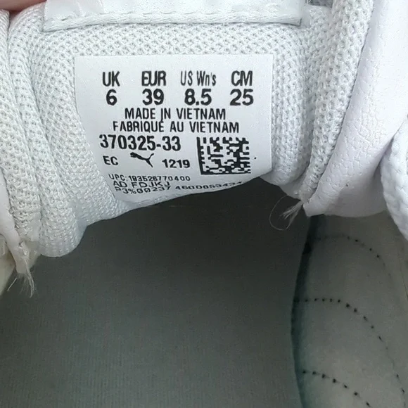 Puma Carina Platform Sneaker Size 8.5 Black and White - Picture 6 of 6